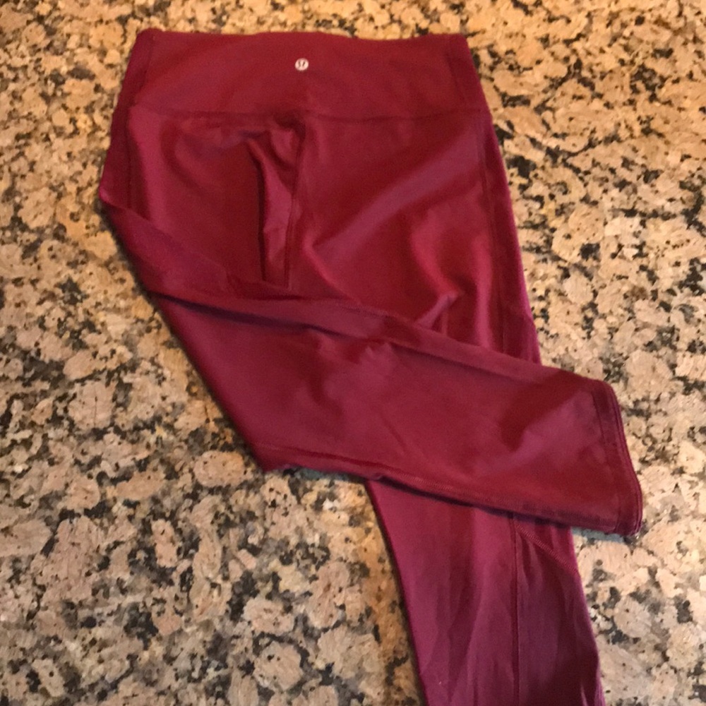 Lulu Lemon Cropped Leggings - Maroon